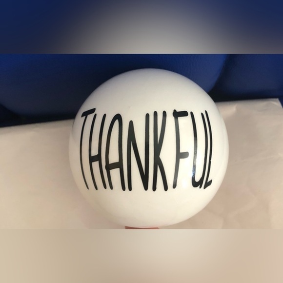 2 Ivory ceramic farmhouse tabletop paper weight decor Love Family Thankful new - Picture 3 of 15